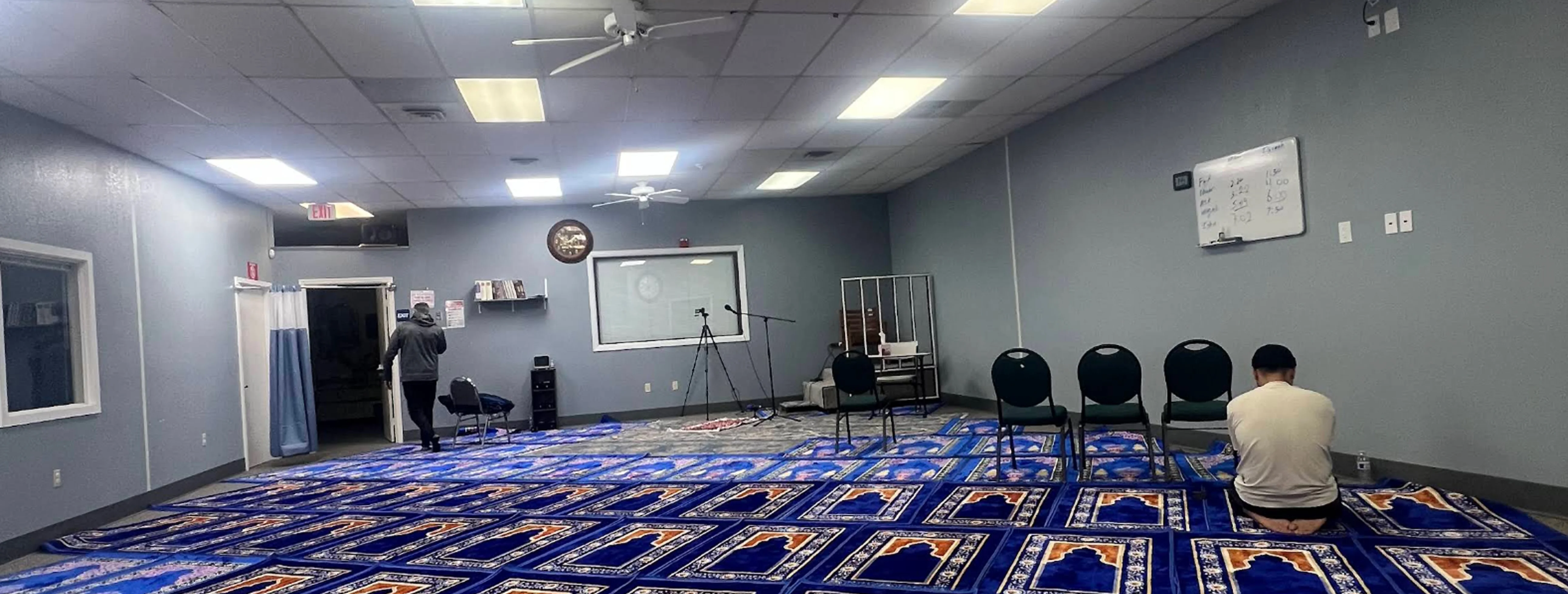 Exterior view of Masjid Al-Siddiq Sacramento building